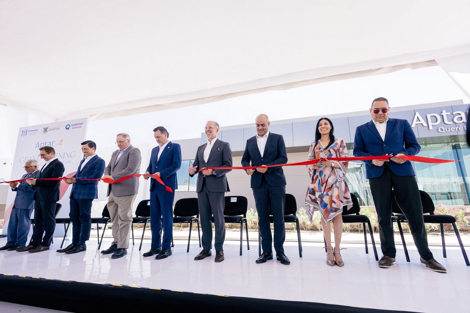 Stage and ribbon cutting at the inauguration of the Aptar plant in Querétaro